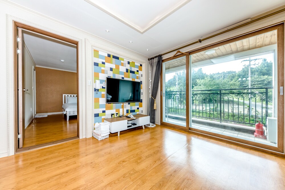 거실 공간 (HALONA STANDARD(Mountain View))