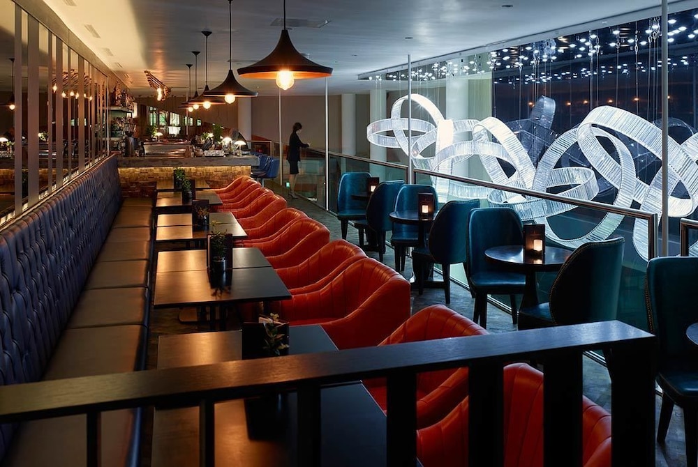 Hotel Bar