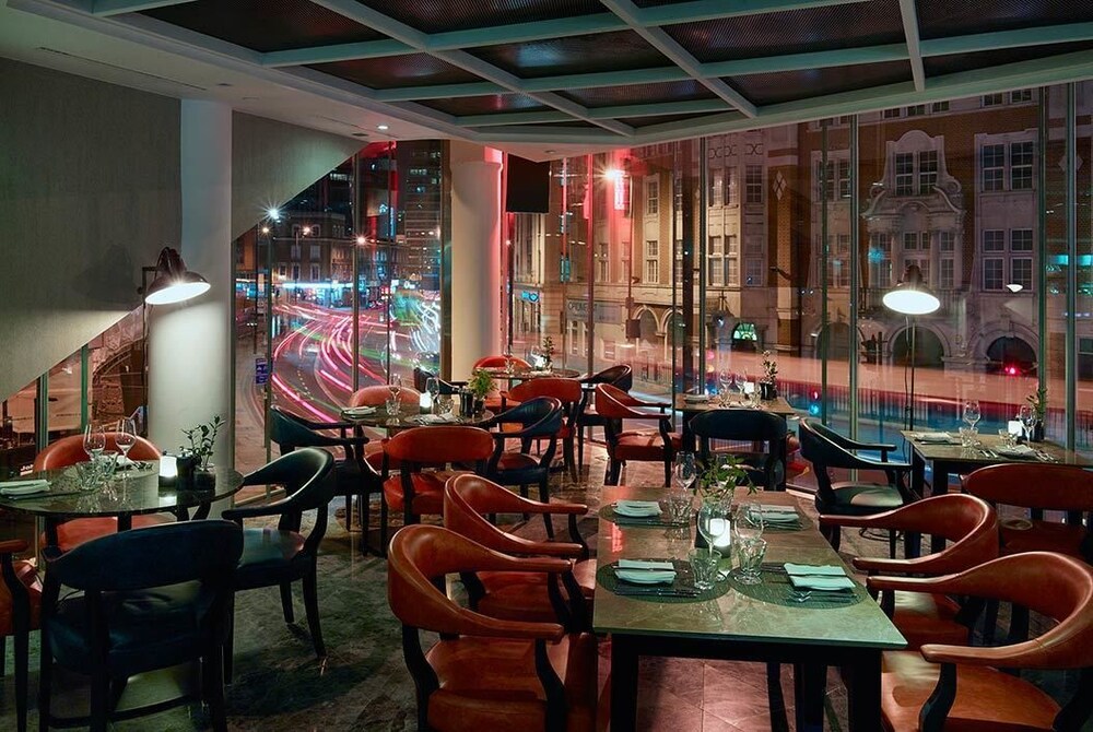 Hotel Bar
