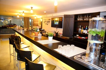 Hotel Bar