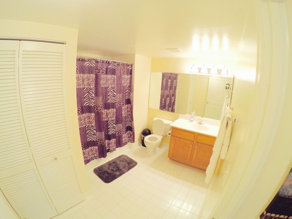욕실 (Downtown DC Flat #829)