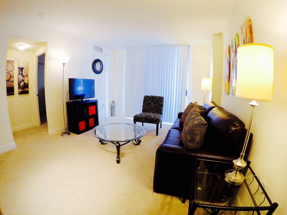 거실 공간 (Downtown DC Flat #829)