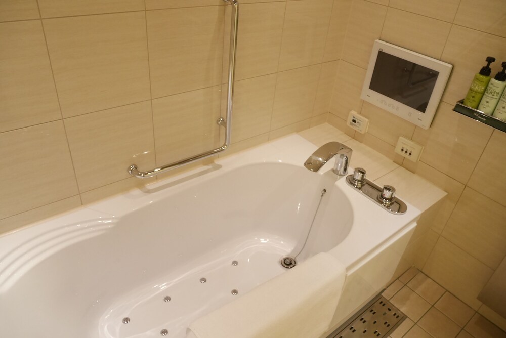 Jetted Tub