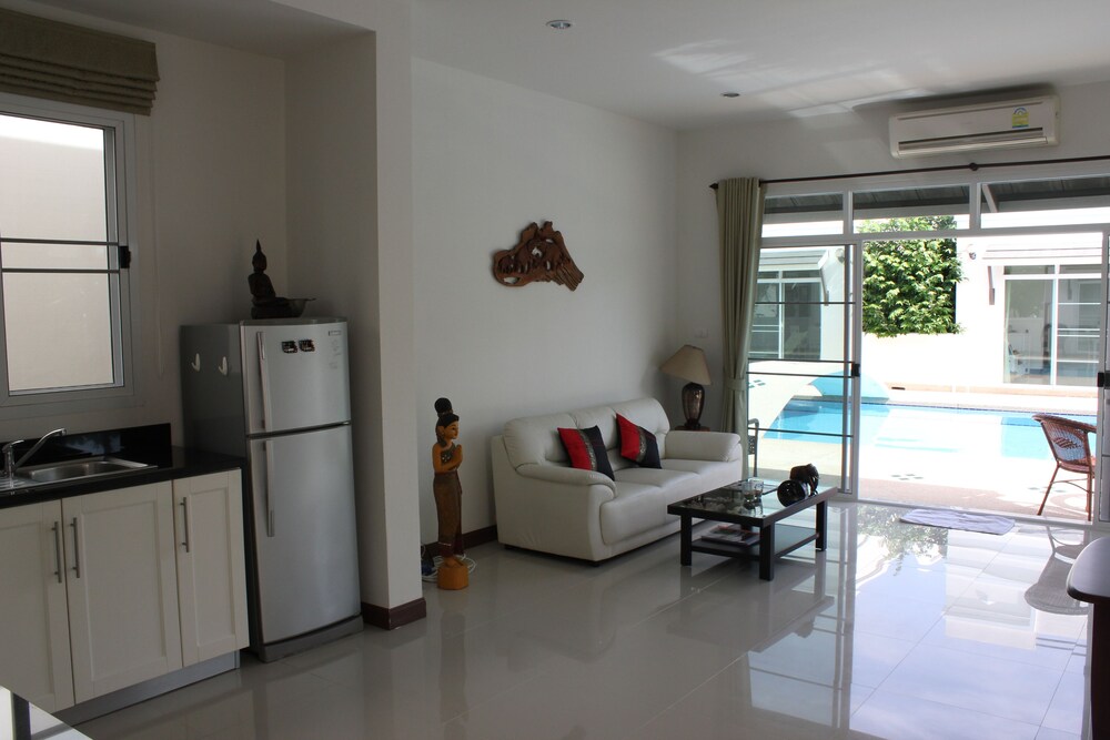 거실 (1 Bedroom Deluxe Pool Villa)