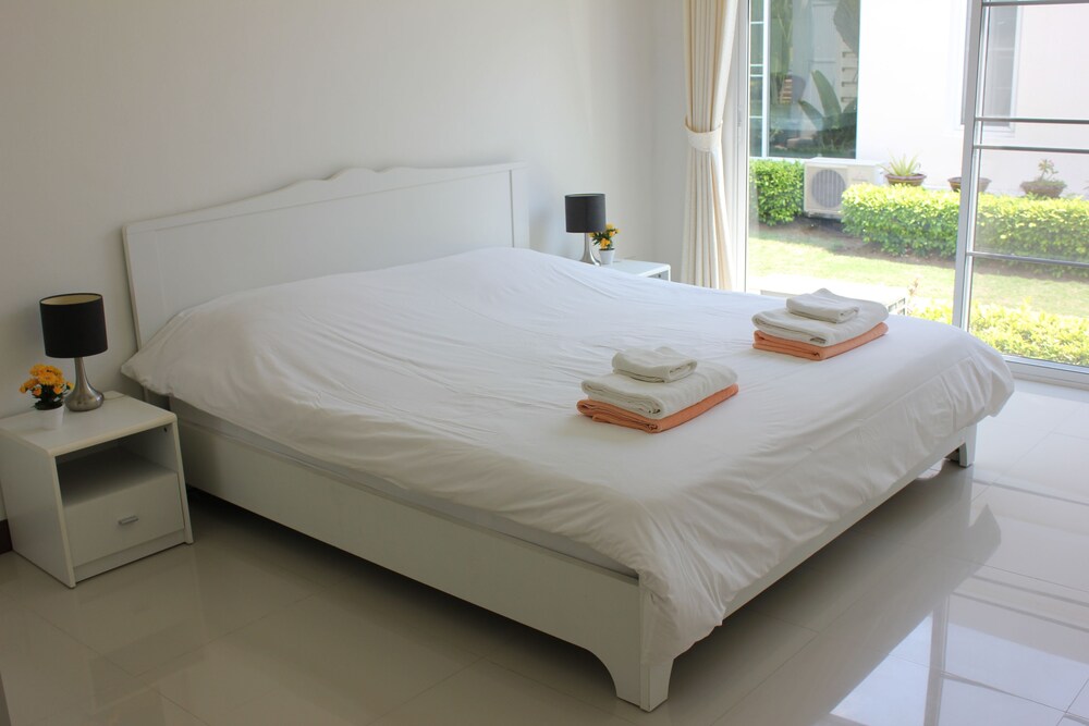 객실 (1 Bedroom Deluxe Pool Villa)