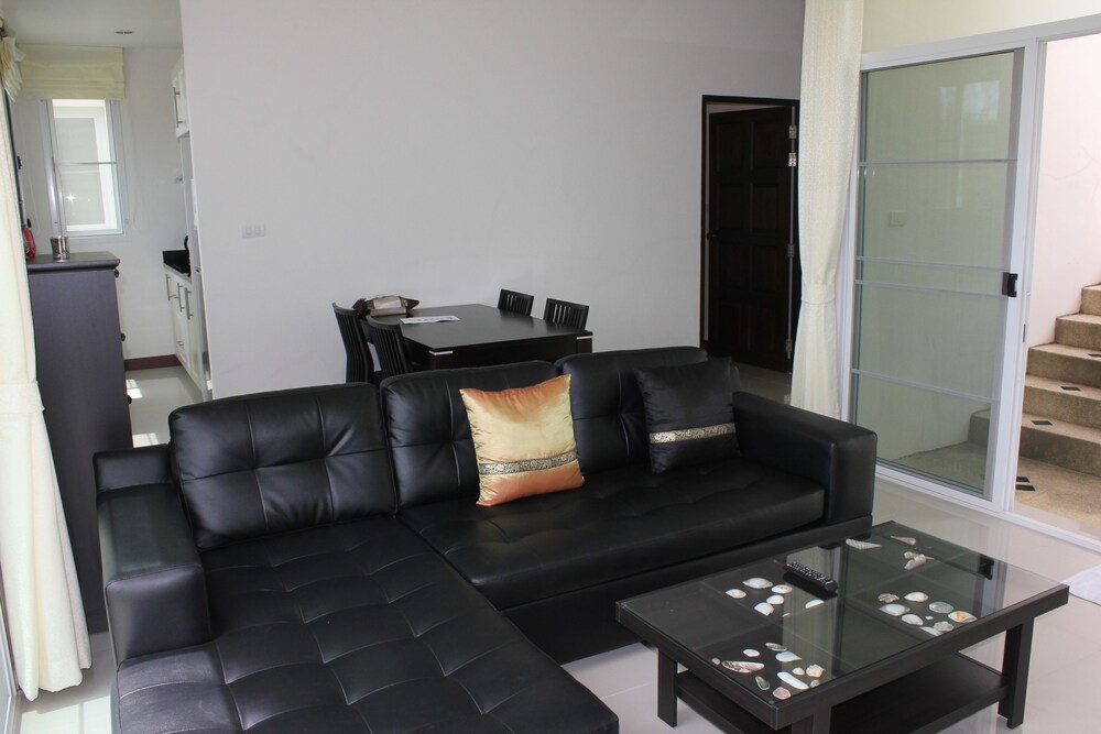 거실 (2 Bedroom Deluxe Pool Villa)