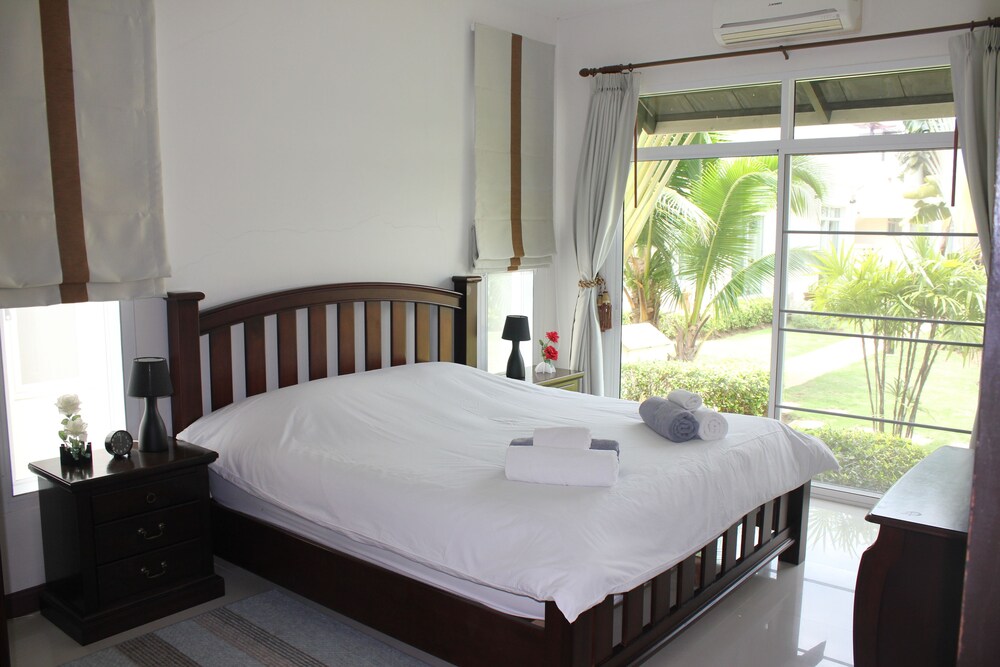 객실 (1 Bedroom Deluxe Pool Villa)