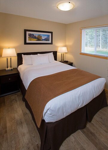 Cabin, 2 Bedrooms, Kitchen - Guestroom