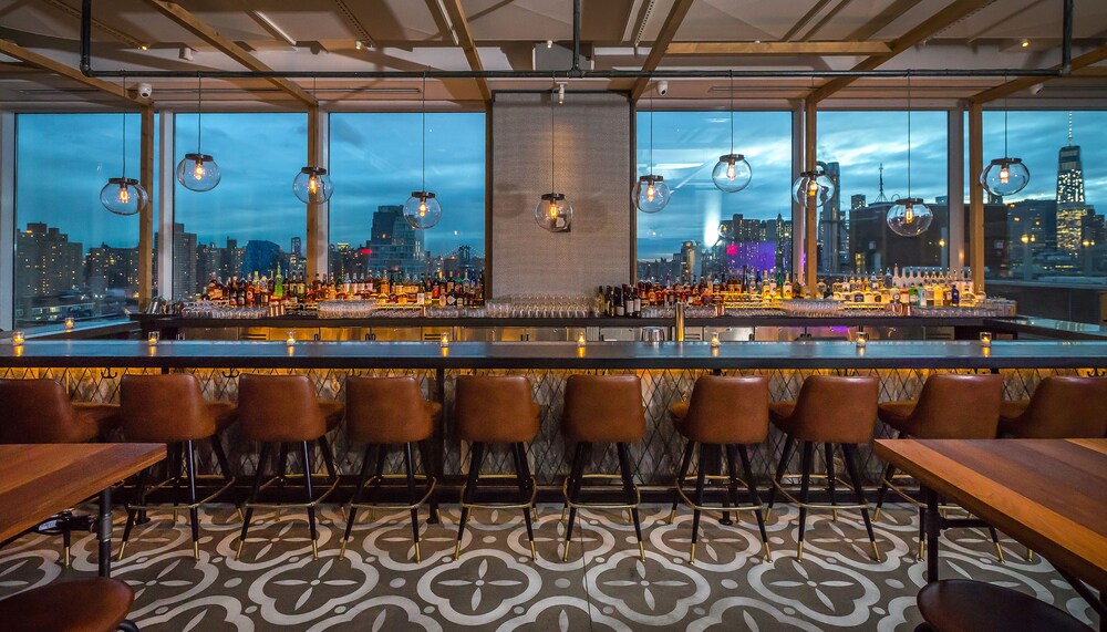 Hotel Bar