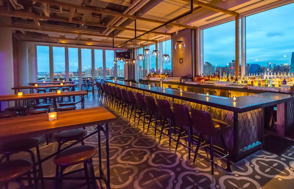 Hotel Bar