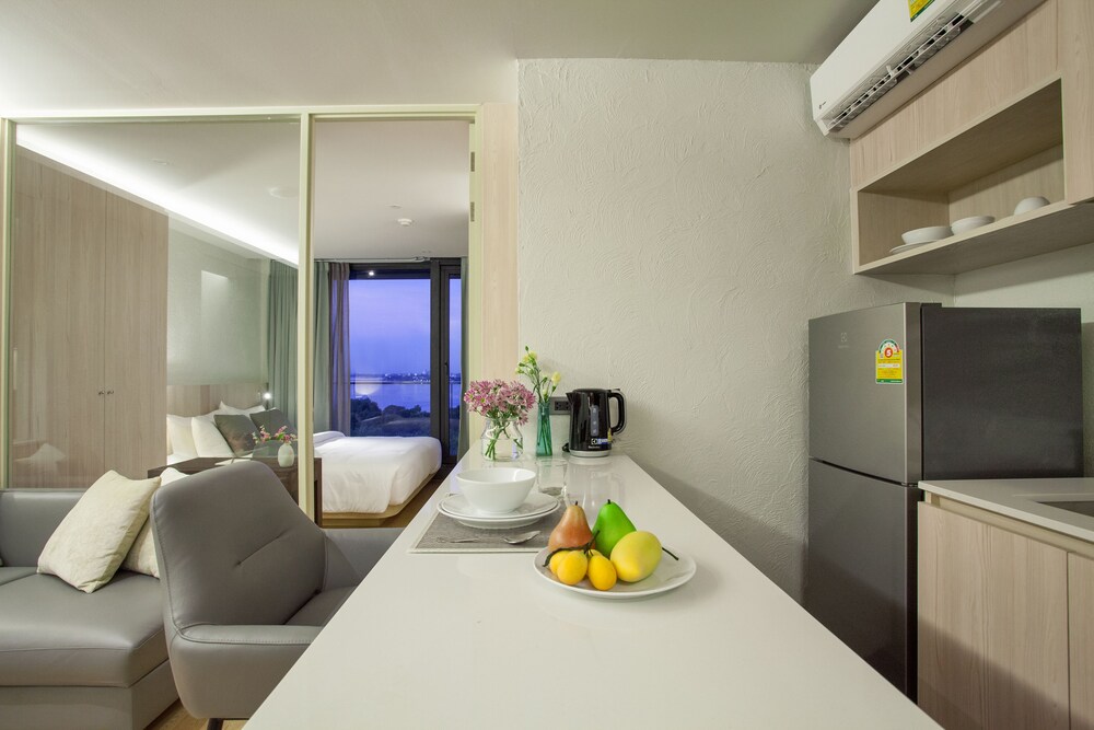 บริการอาหารในห้องพัก (Luxury Suite - 1 Bedroom 42sqm)