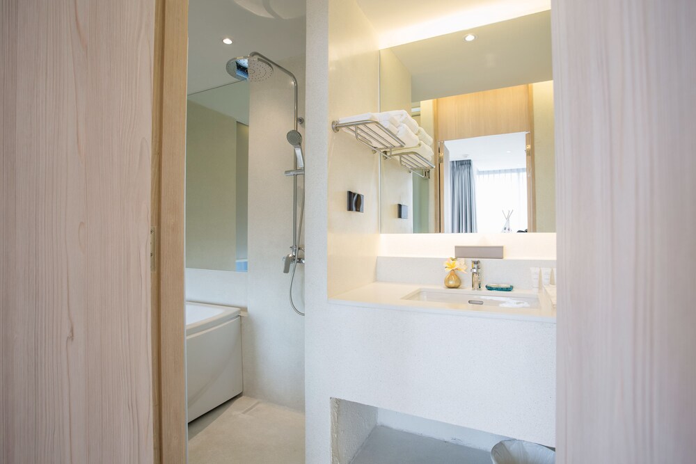 ห้องน้ำ (Family Seaview Corner Suite - 1 Bedroom )