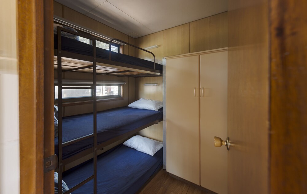 Cabin - Guestroom