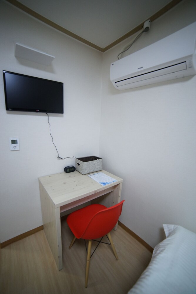 客房內辦公區