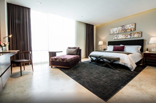 Square Small Luxury Hotel