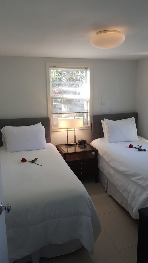 객실 (스위트, 침실 2개 (Queen Bed and 2 twins))