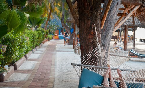 Mnarani Beach Cottages