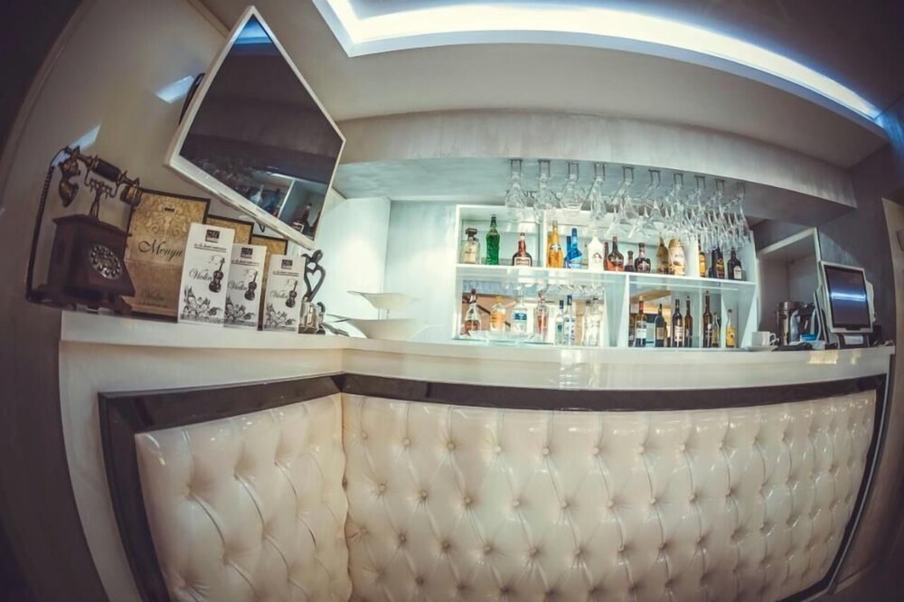 Hotel Lounge