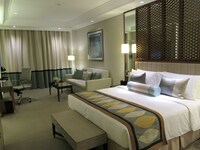 Family Room, 1 King Bed, City View