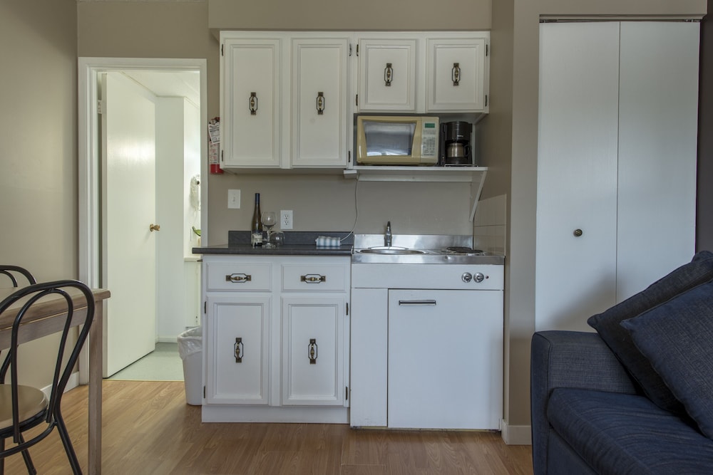 In-Room Kitchenette