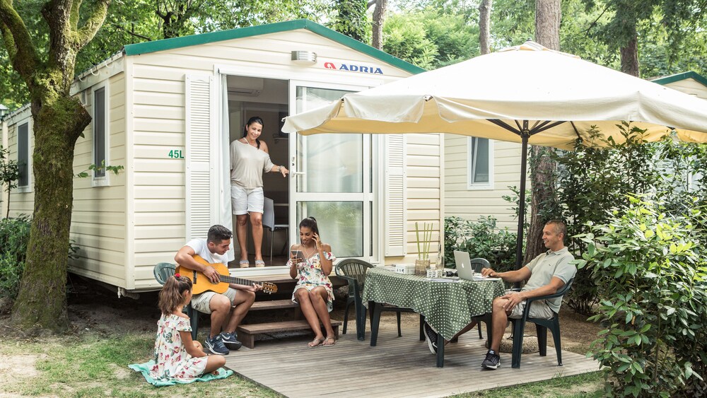 테라스/파티오 (이동 주택 (4 Adults + 2 Children))