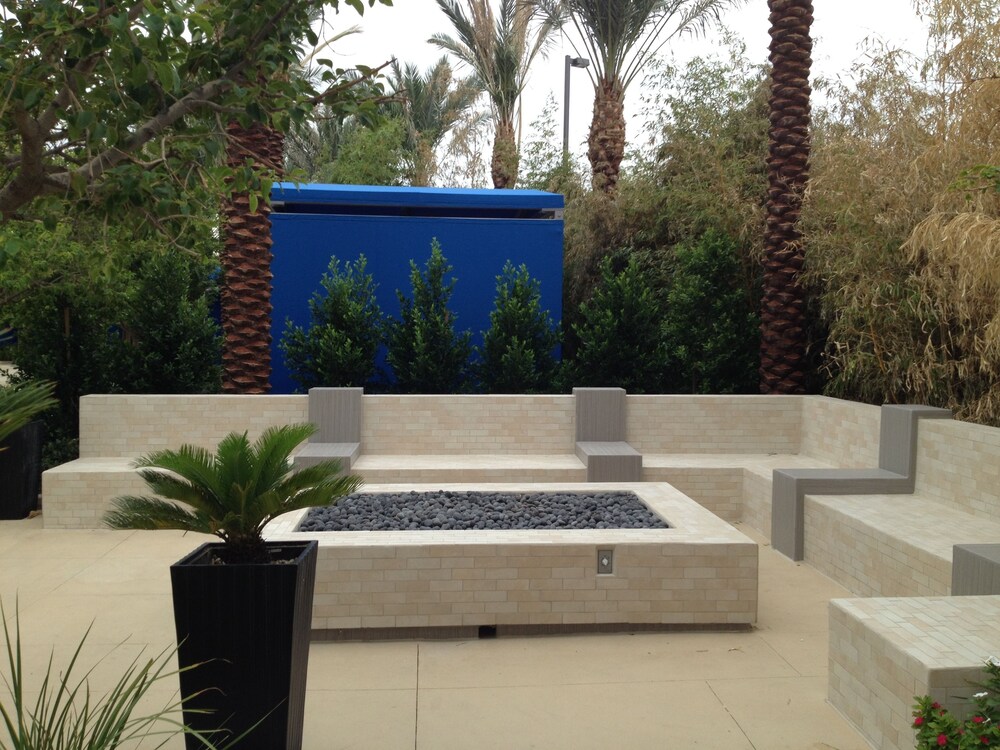 Poolside Bar