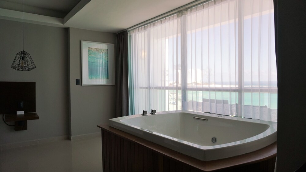 Habitación: Habitación doble Deluxe, bañera, vista al mar