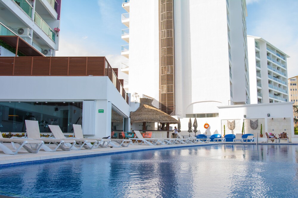 Pool, Ocean Dream Cancun by GuruHotel