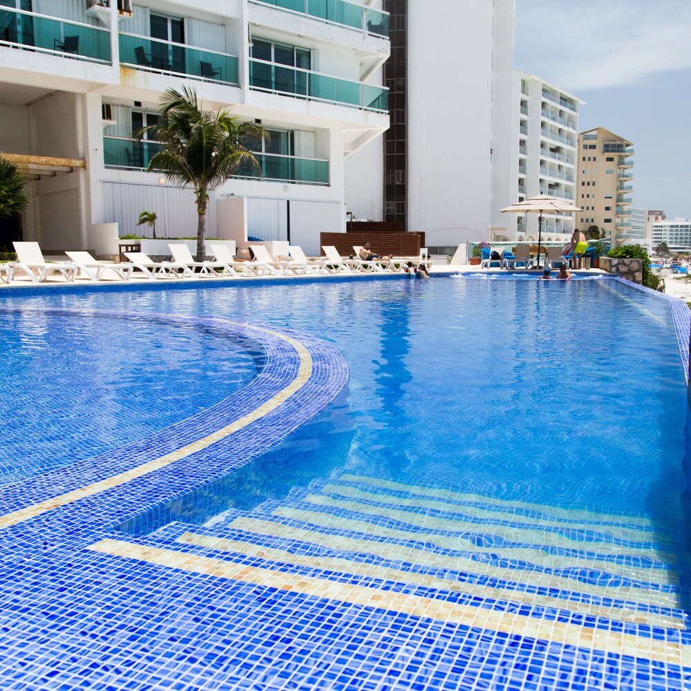 Pool, Ocean Dream Cancun by GuruHotel