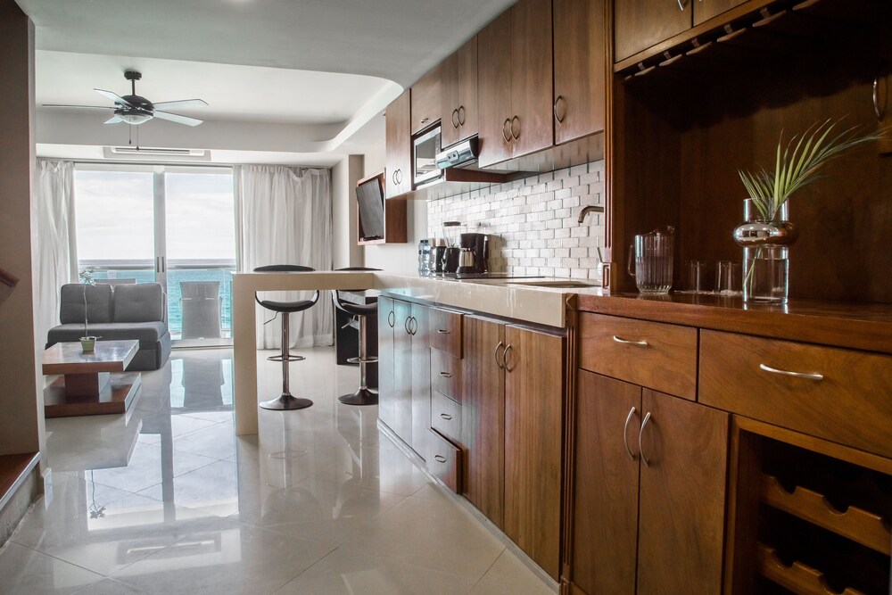 Cocina en la habitación: Penthouse, 2 habitaciones, balcón