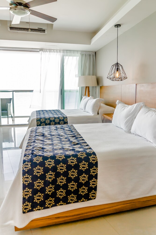 Habitación: 1 Bedroom Ocean View Suite