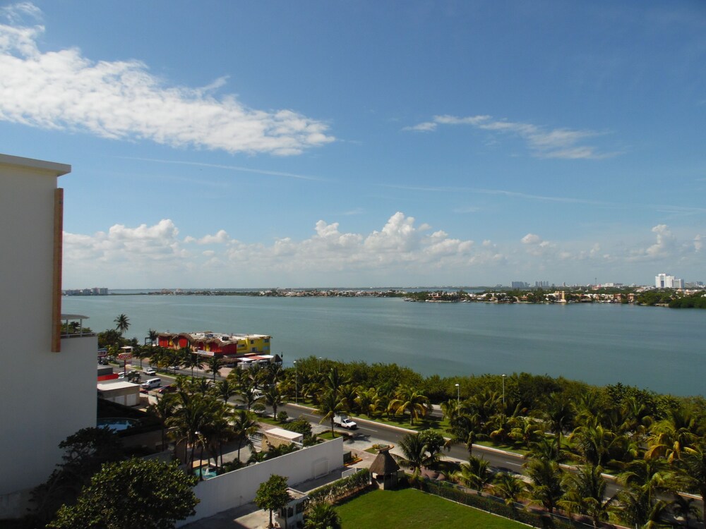 View from property, Ocean Dream Cancun by GuruHotel