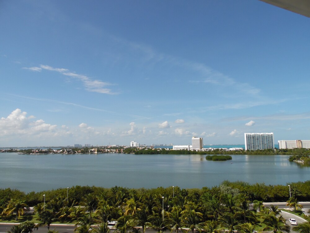 View from property, Ocean Dream Cancun by GuruHotel