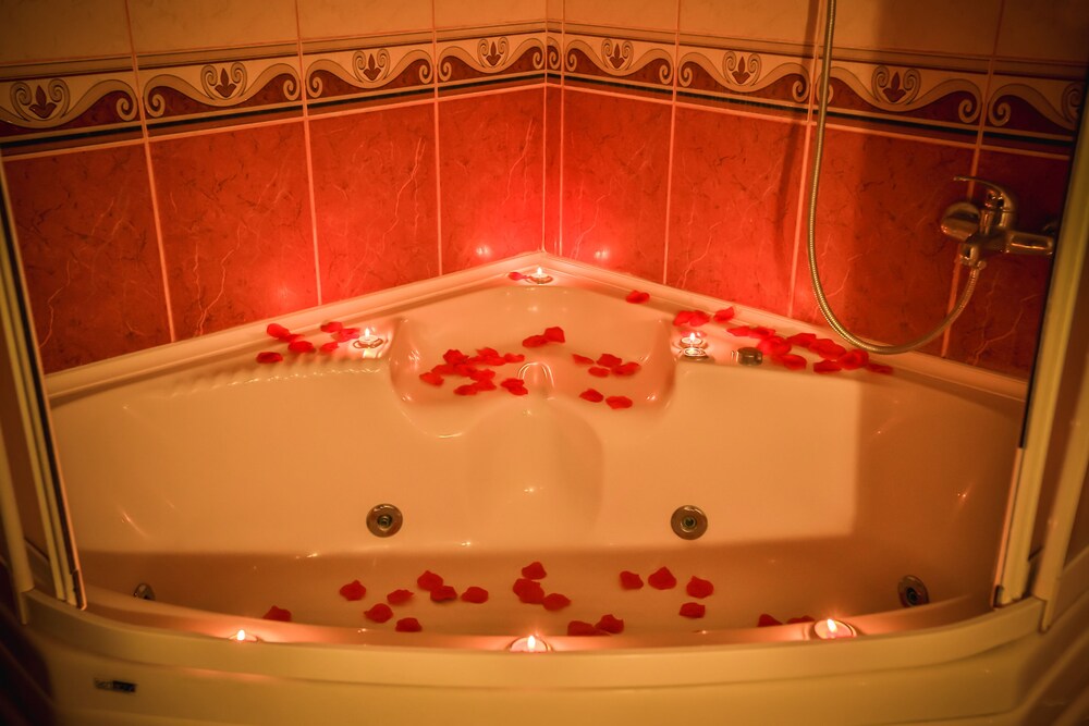 Jetted Tub