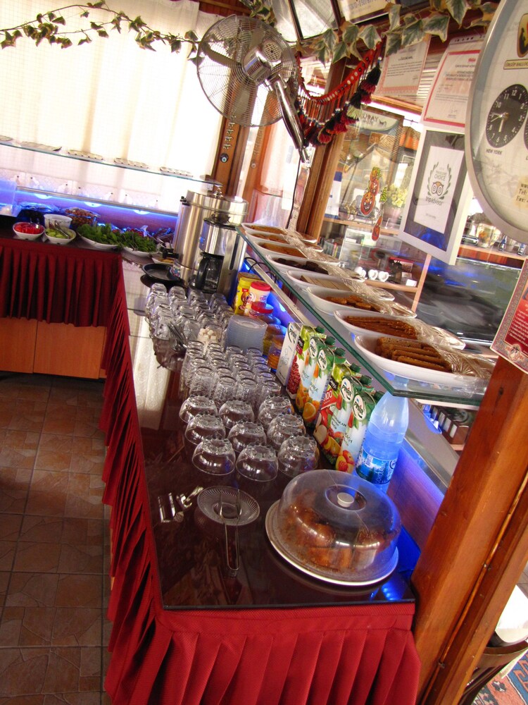 Food Court