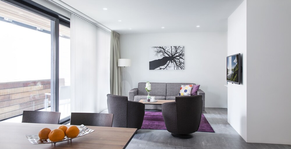 Standard Suite - Living Area