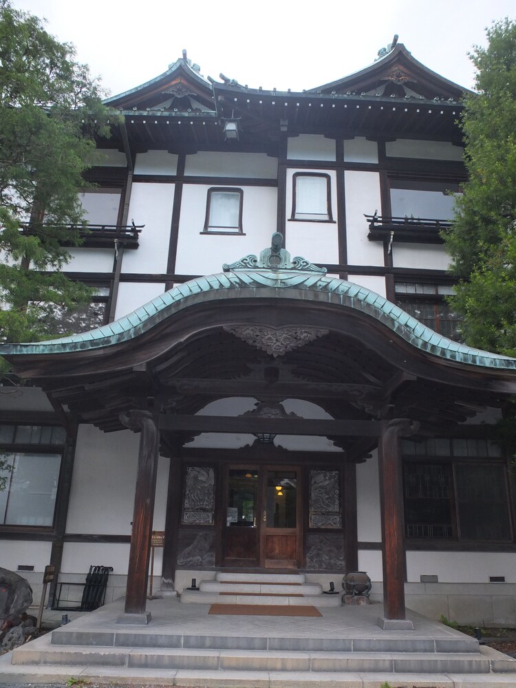 ホテルの外観 (正面)