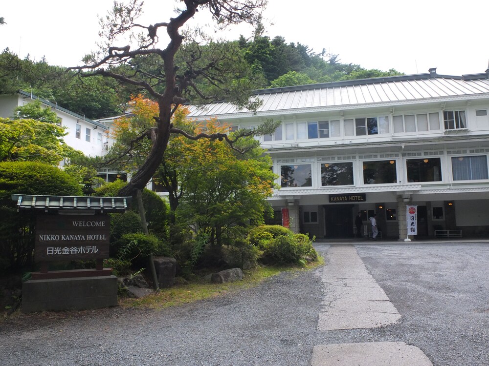 ホテルの外観 (正面)