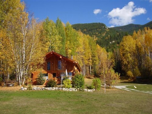 Cabin, Multiple Bedrooms (The Log Lodge) - Featured Image