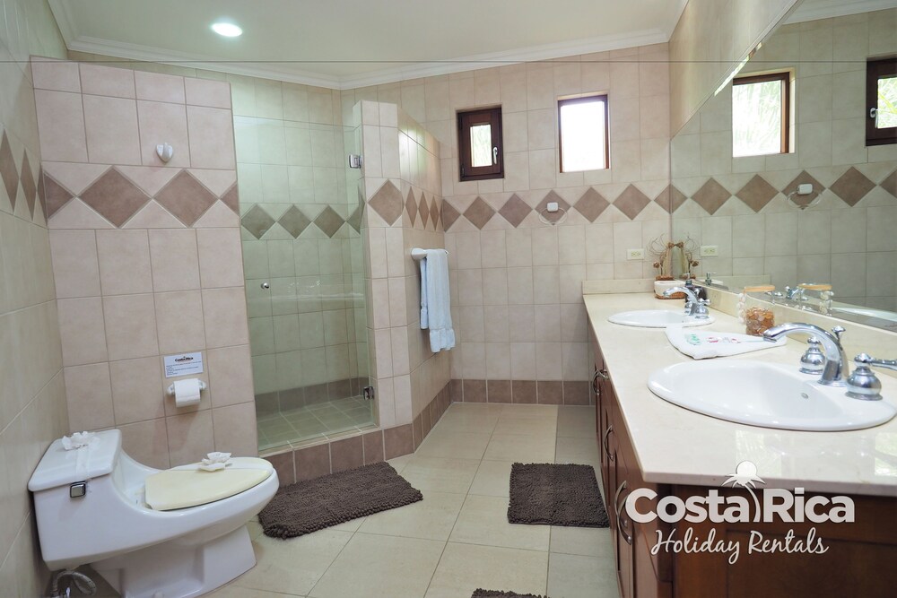 욕실 (Apartment, 2 Bedrooms (Condominio 11))