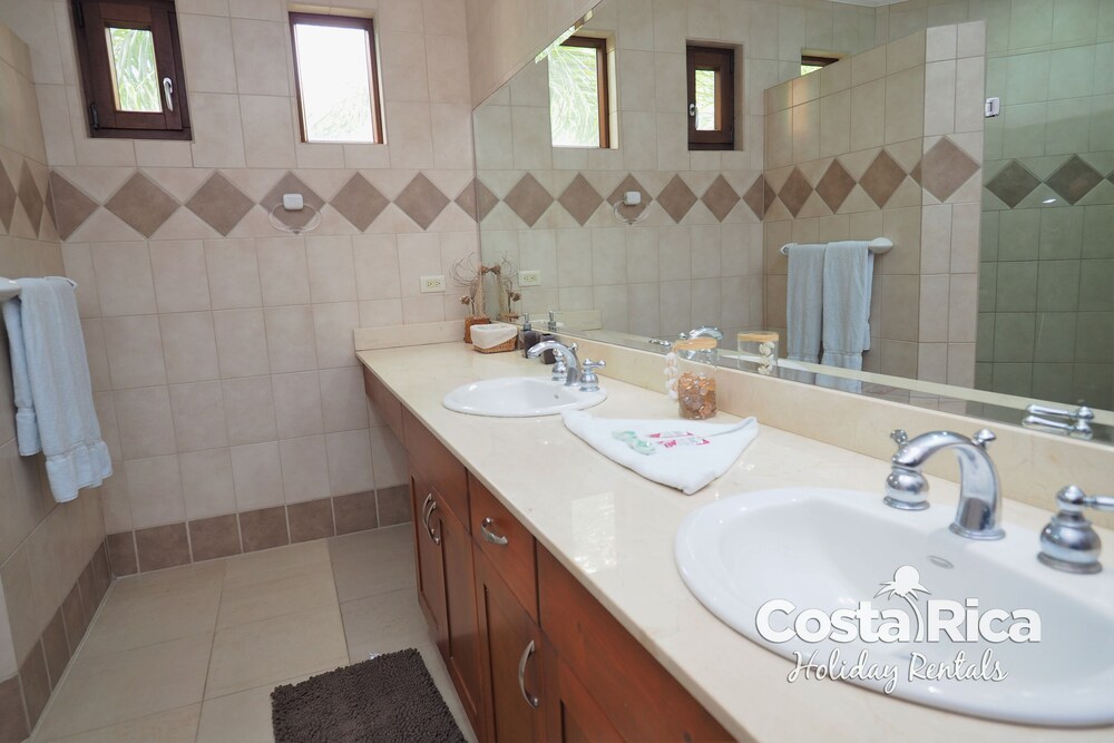 욕실 (Apartment, 2 Bedrooms (Condominio 11))