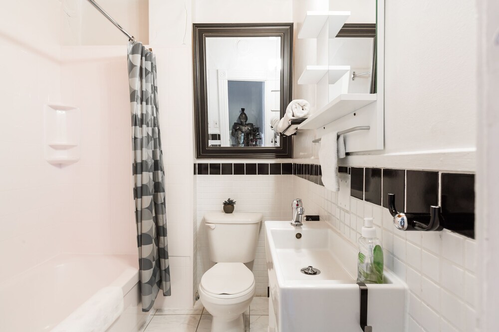 City Apartment, 2 Bedrooms, Terrace - Bathroom Shower