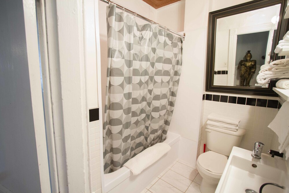 City Apartment, 2 Bedrooms, Terrace - Bathroom