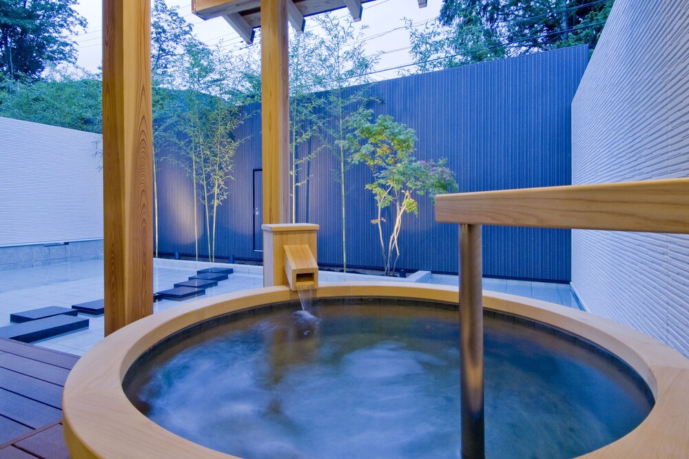 屋内スパ浴槽