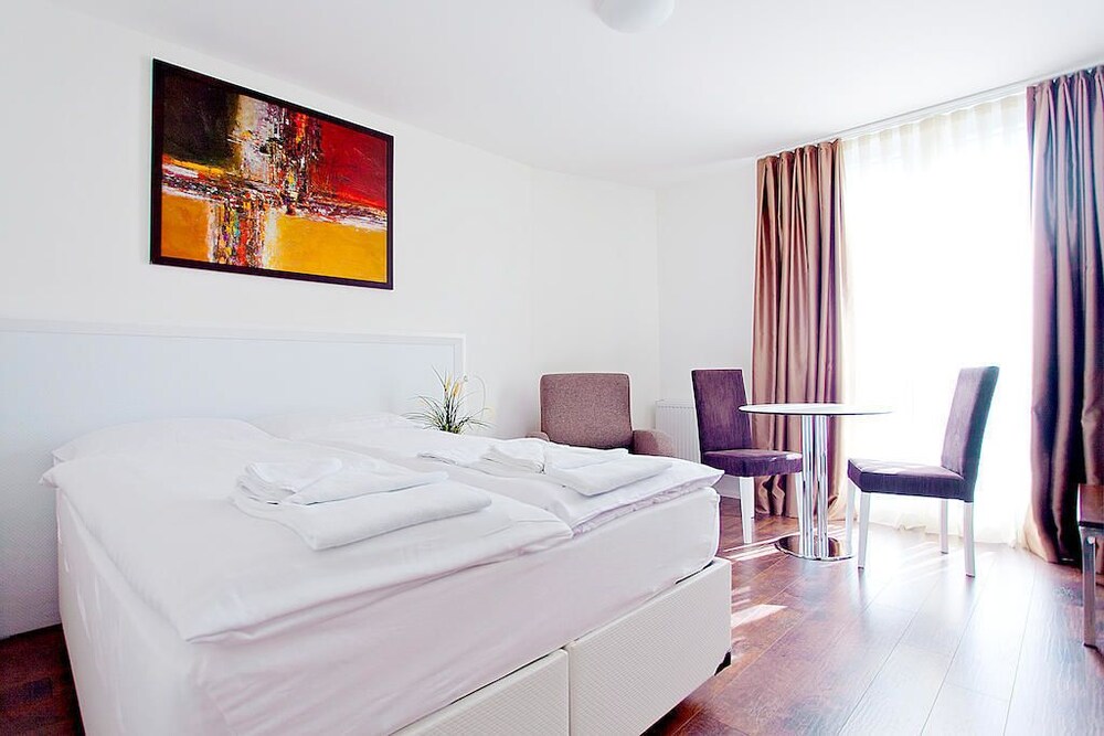 Zimmer (Apartment)