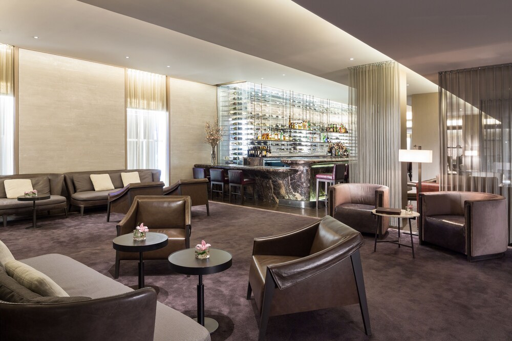 Hotel Lounge