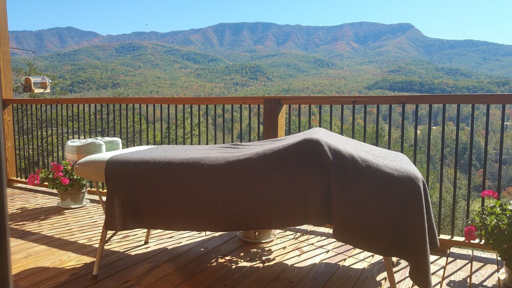 Massage in accommodation, Honeymoon Hills Gatlinburg Cabin Rentals