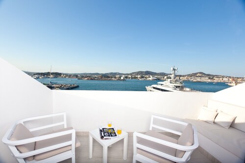 Ryans La Marina