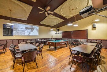 Hotel Bar