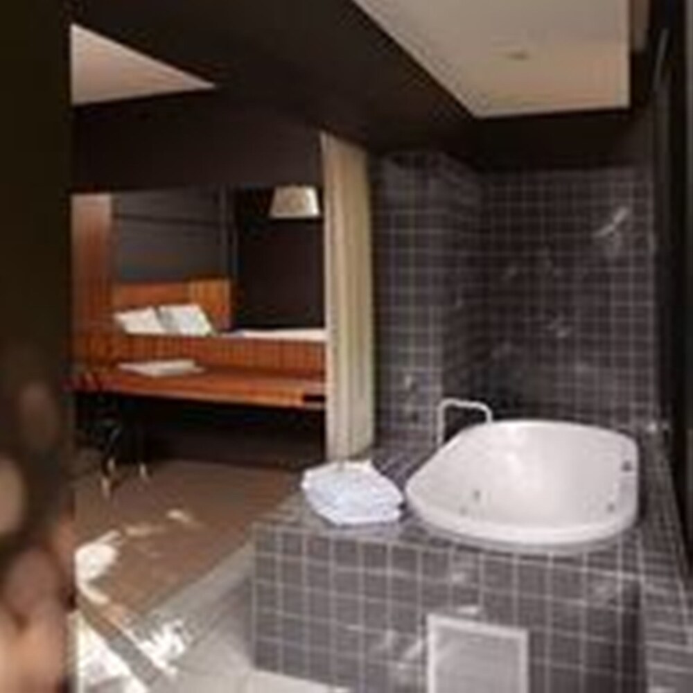 Suite, 1 Bedroom (Spa Suite) - Bathroom